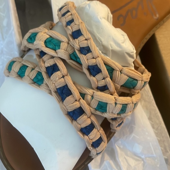 RAFFIA SANDALS NEW IN BOX - Picture 5 of 6